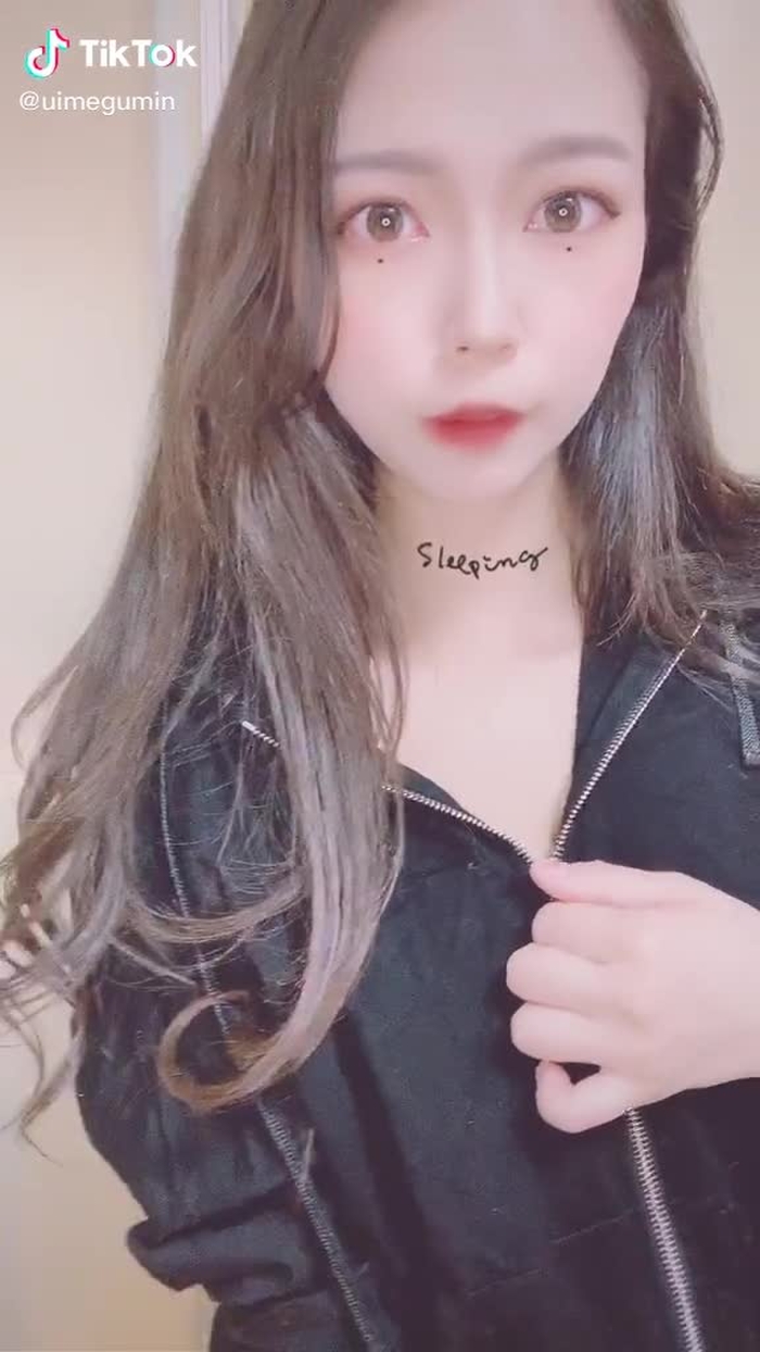 チャック着いてる服がすき！ #おうちで過ごし隊 #春夏コーデ #チャックの音