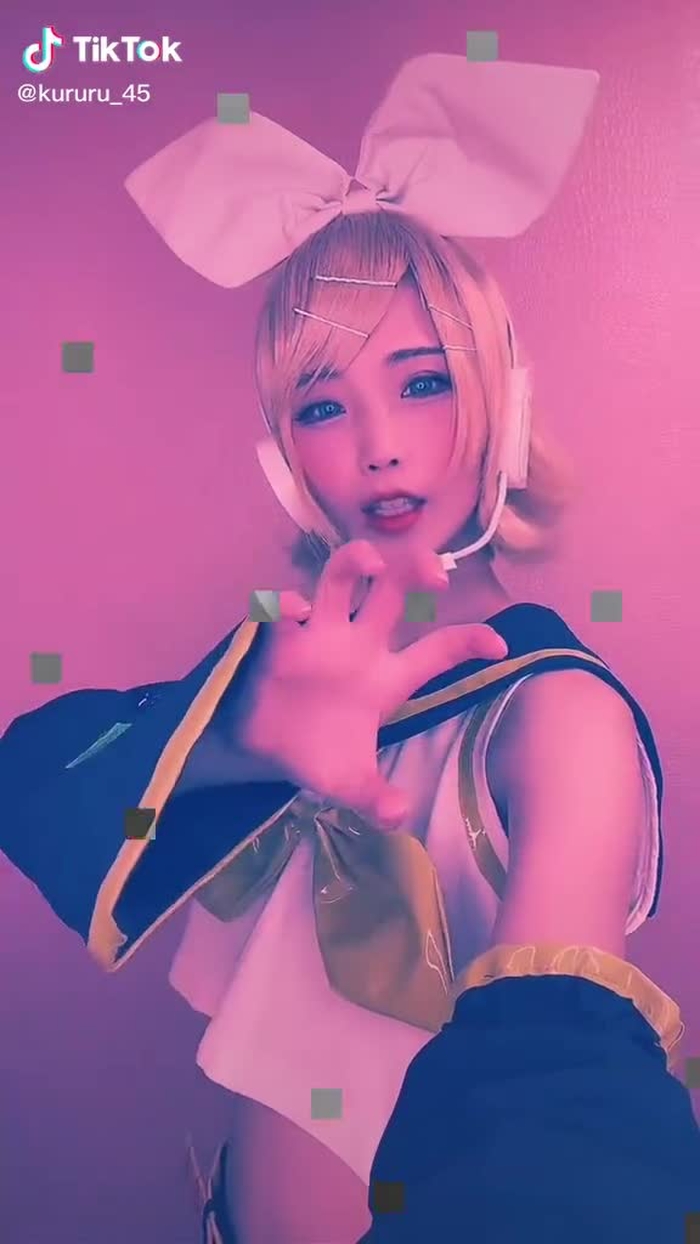 下手くそだけど頑張ったので載せます。画面がうるさいw #transition #鏡音リン #コスプレ #ボカロ #cosplay #cosplayer #コスプレイヤー