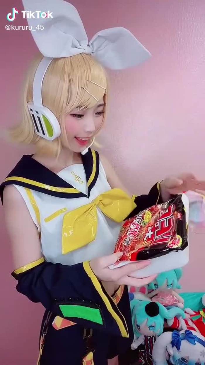 おやつ　#鏡音リン #ボカロ #cosplayer #cosplay #コスプレ #コスプレイヤー #タトゥーシール無くてごめんなさい