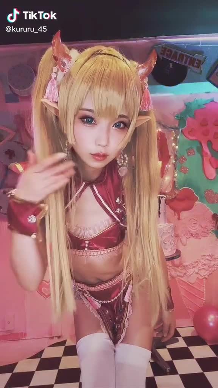 デザインから製作までがんばったので見てほちい　12/6 cosketで写真集出します#cosplay #cosplayer #コスプレ #コスプレイヤー #自作衣装