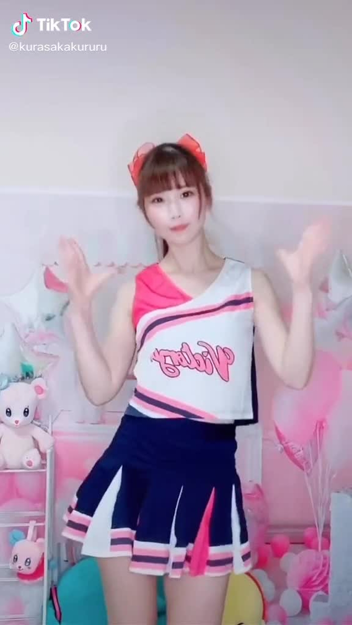 振り付け難しすぎる！tiktokダンス上手い人多すぎない？😳　#チアガール #ダンス #踊ってみた #コスプレ #コスプレイヤー #cosplay #cosplayer  #dance