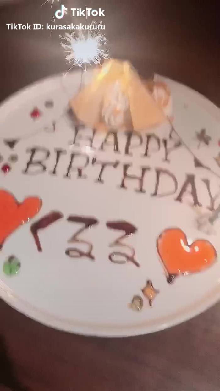 幸せをおすそ分け🥰地声で大きい声が出せないので基本裏声で喜んでる(笑)お誕生日のお祝いしてもらいました！幸せ！誕生日4/5なのにありがとう！！@しらゆき❄ #幸せ