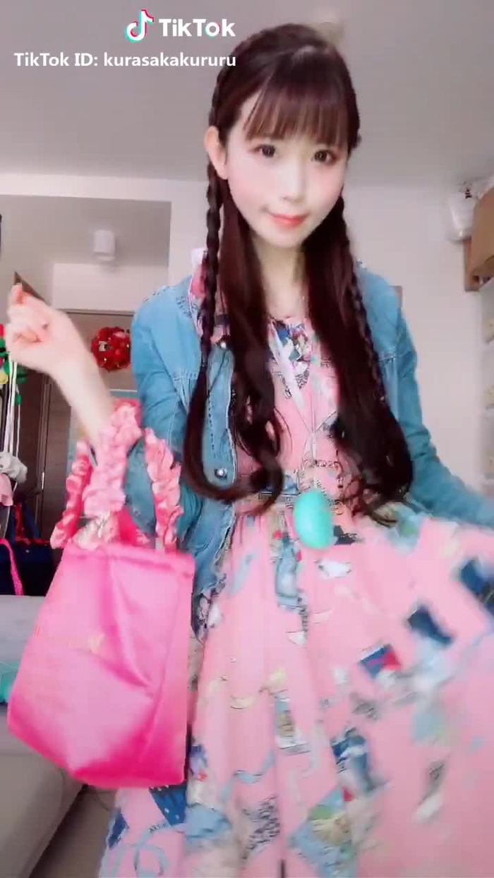 お気に入りのピンクのワンピース4つ🌸どれが一番似合うかな？【倉坂くるるミニアルバムamazonで予約受付中！】#ファッション #ファッションチェンジ