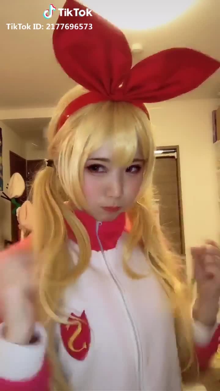 いちごちゃんお誕生日おめでとう🍓笑顔の動画も撮ります…#ロールプレイングゲーム #星宮いちご #アイカツ #コスプレ