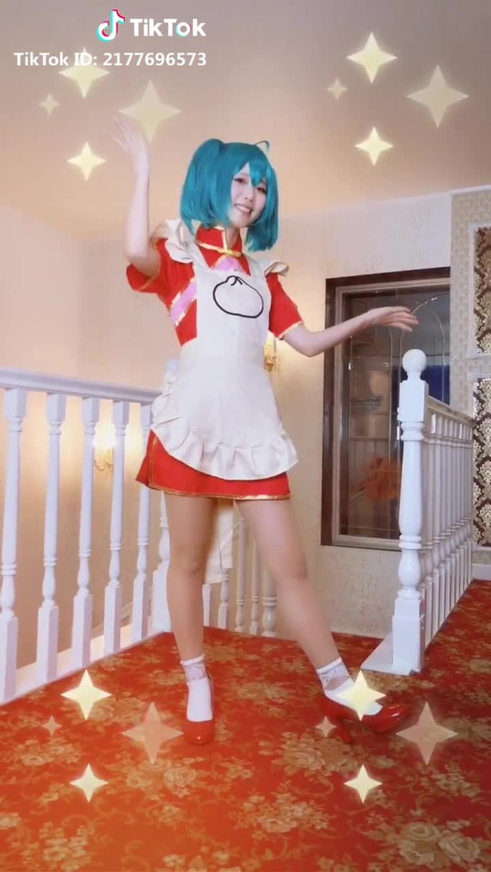 娘娘衣装で撮影わず🇨🇳さゃにゃんに撮ってもろた*:ﾟ*｡⋆ฺ(＊´◡｀)ﾉキラッ #星間飛行 #踊ってみた #うろ覚え #アニメ #コスプレ #マクロスf #ランカ・リー
