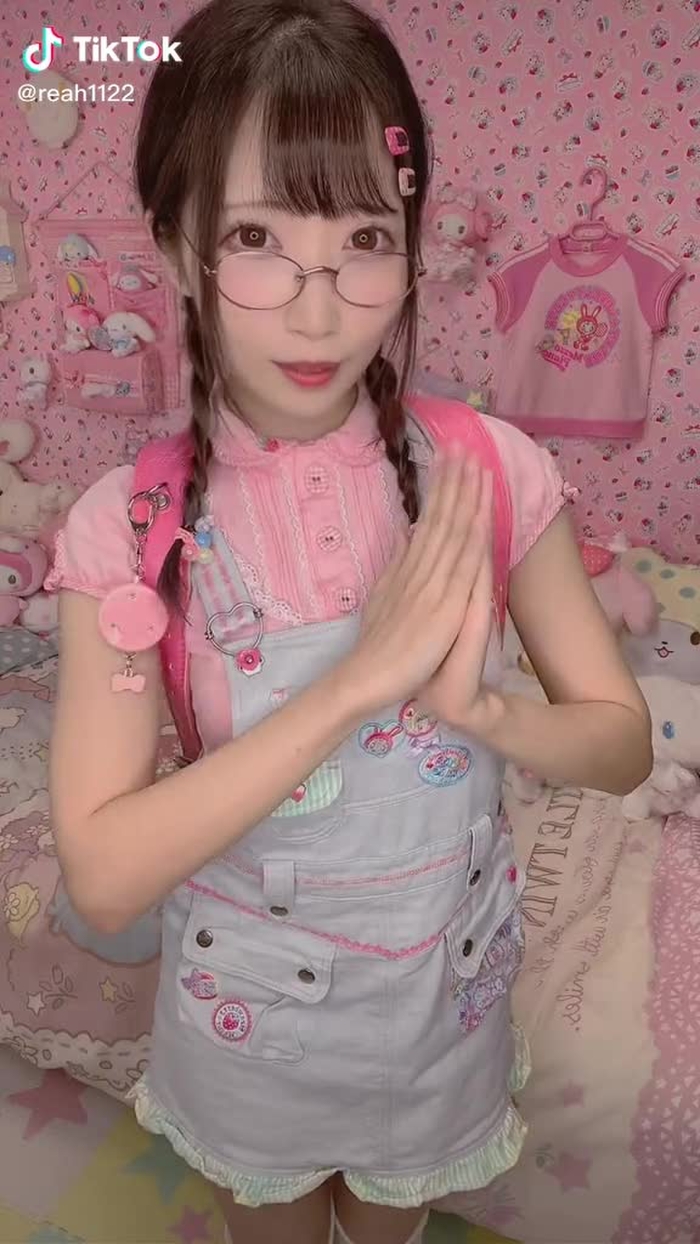 小学校の時何委員だった？私は図書委員📚！#大人なのに女児服着てる #ヨワネハキ