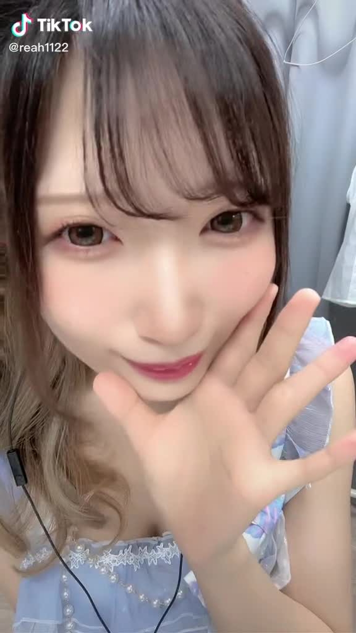 共有からLINE開いて3番目にいる人が親友だと…！？つまり私とLINEスタンプさんは親友ということなんですね！わかります！#ベルメイク