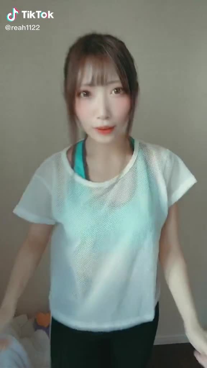 お寿司は鯛派。#私をその気に #ハマチ中トロ甘エビロール #TikTok流行語大賞