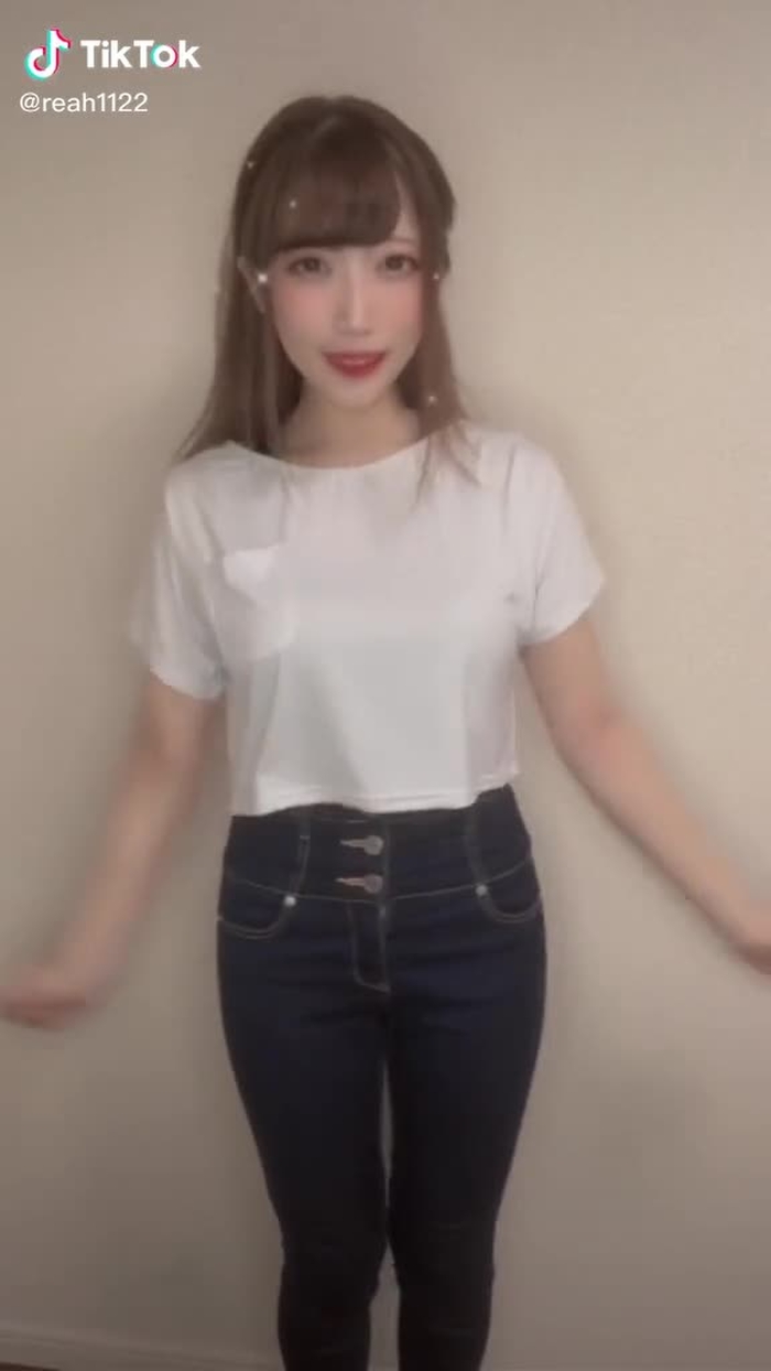 脚の軸がぶれぶれでボツにしたやーつ #niziu #踊ってみた #白tシャツ #ng