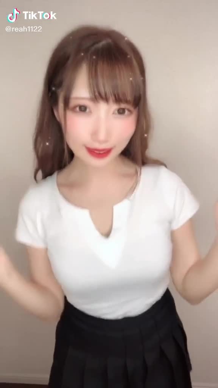 寝てないからギリギリセーフっ？#毎日投稿 #白tシャツ #hack #TikTokダイエット