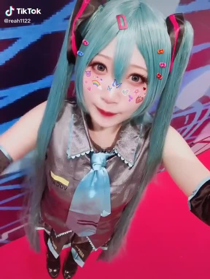 ちょいちょいコスプレの動画も☆ #時を戻そう #初音ミク #コスプレ #マレーシア