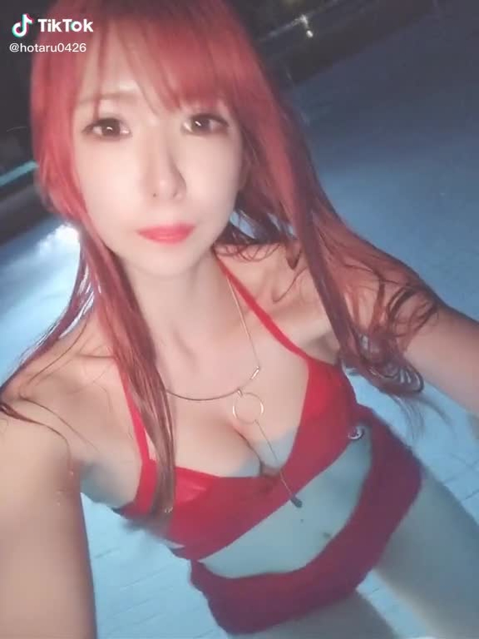 髪と水着同系色#水着#ナイトプール#派手髪 #温泉#おすすめに載りたい