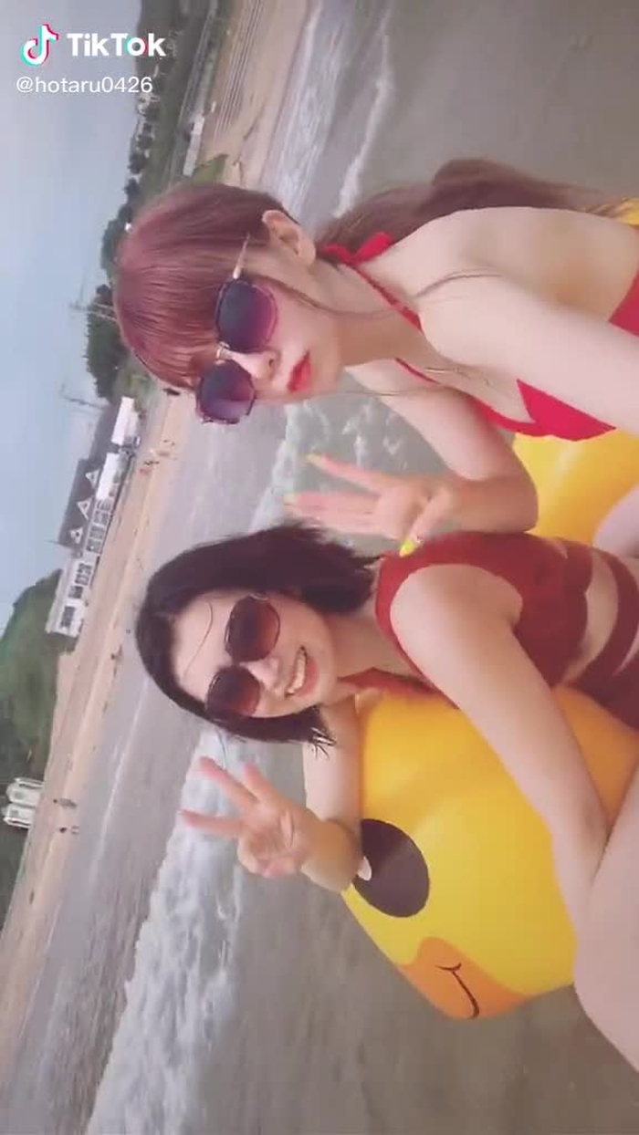 🐤転覆🐤#最後まで見てね #ビキニ#海#おすすめに載りたい #衝撃のラスト　でもないw