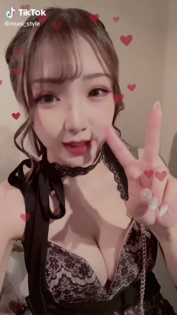 そんな安くないよ？🥰撮ってたらボーイさんきた笑#foryou #foryoupage #fyp #キャバクラ #沖縄 #松山 #価格は200円