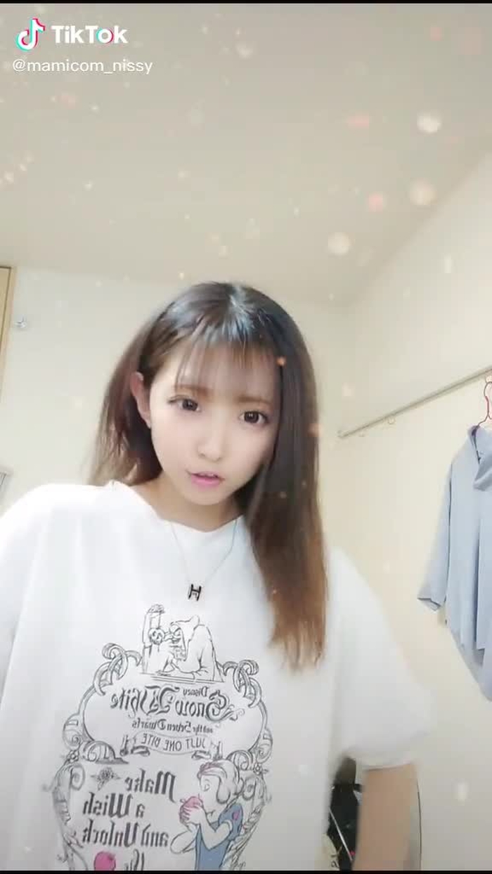 風呂上がり髪ぼっさだけど🥺💭エルヴィンだけ何してるか分からず💦馬乗ってるのかな🐴❓#staygoldchallenge #attackontitan #進撃の巨人 #リヴァイ #attackontitanedit #進撃の巨人だいすき