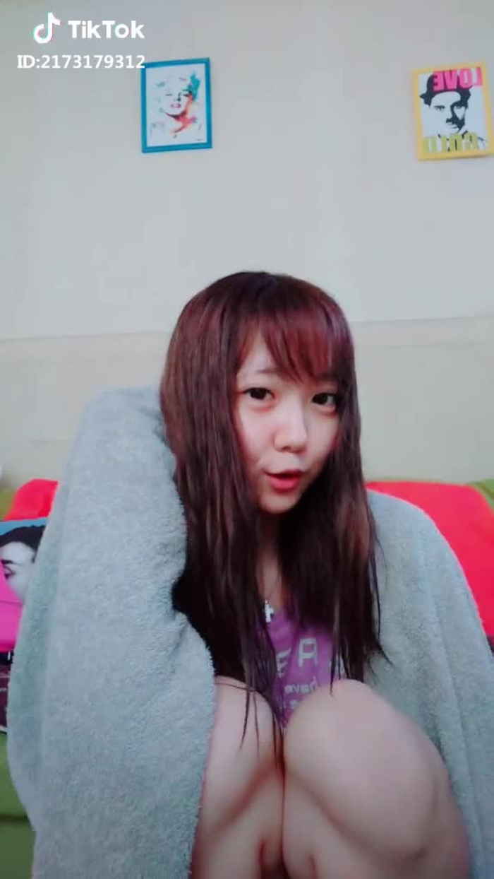 こんなイケボのお兄ちゃん欲しいwちゃんとズボン履いてます！#すっぴん #お風呂あがり #あざとい系女子 #25歳