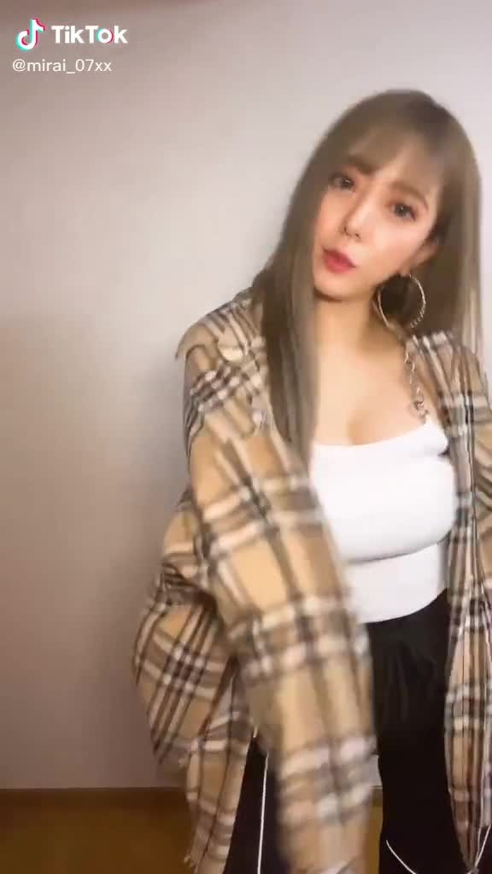 TikTok (ティックトック) で みらたむ《 未来 》 (@mirai_07xx) の動画を見る 1