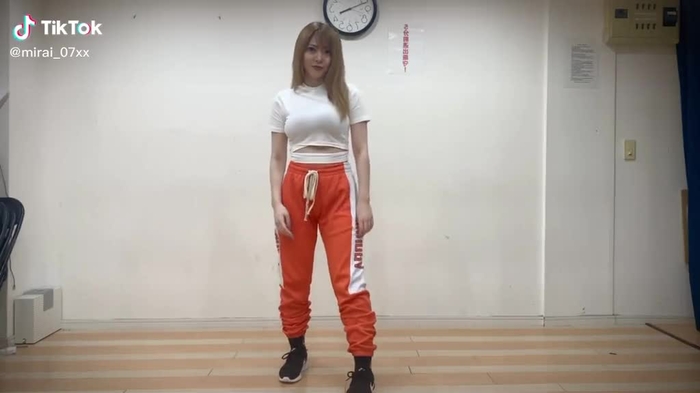 いいねちて🥺❤#踊ってみた #ダンス #コピーダンス #完コピ #EVERGLOW #DUNDUN #kpopdancecover
