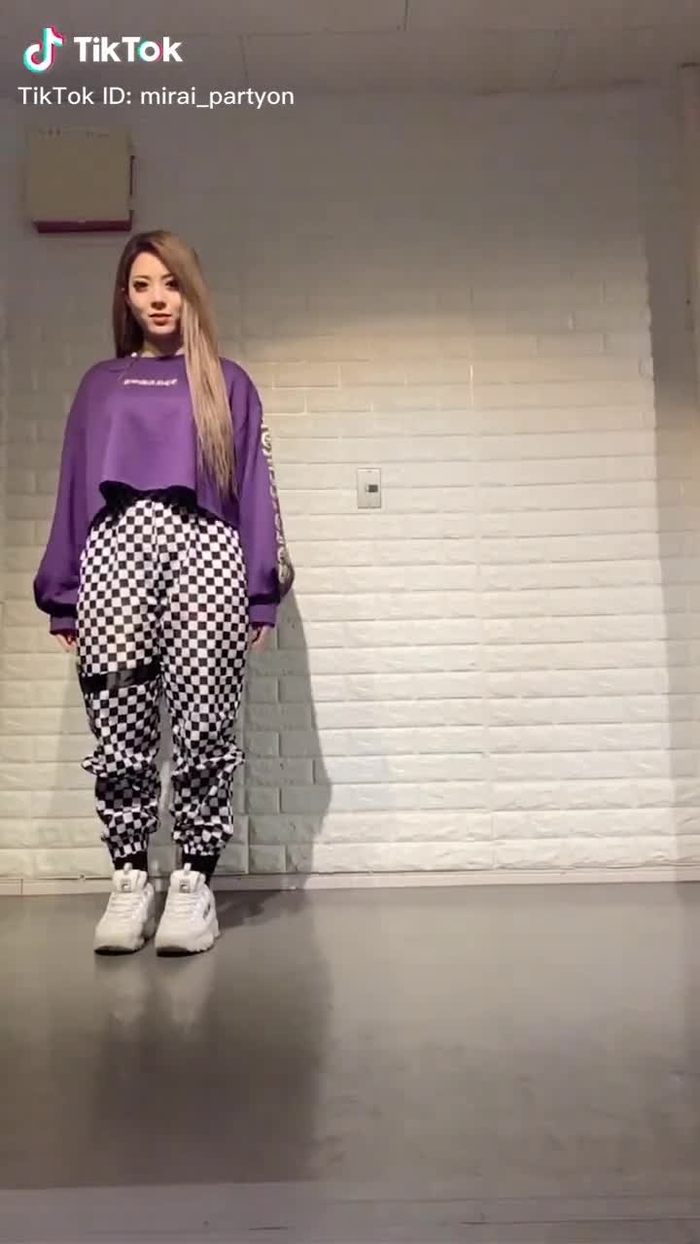 ずっとやりたかったこれ🦵🏼手がジワる。笑