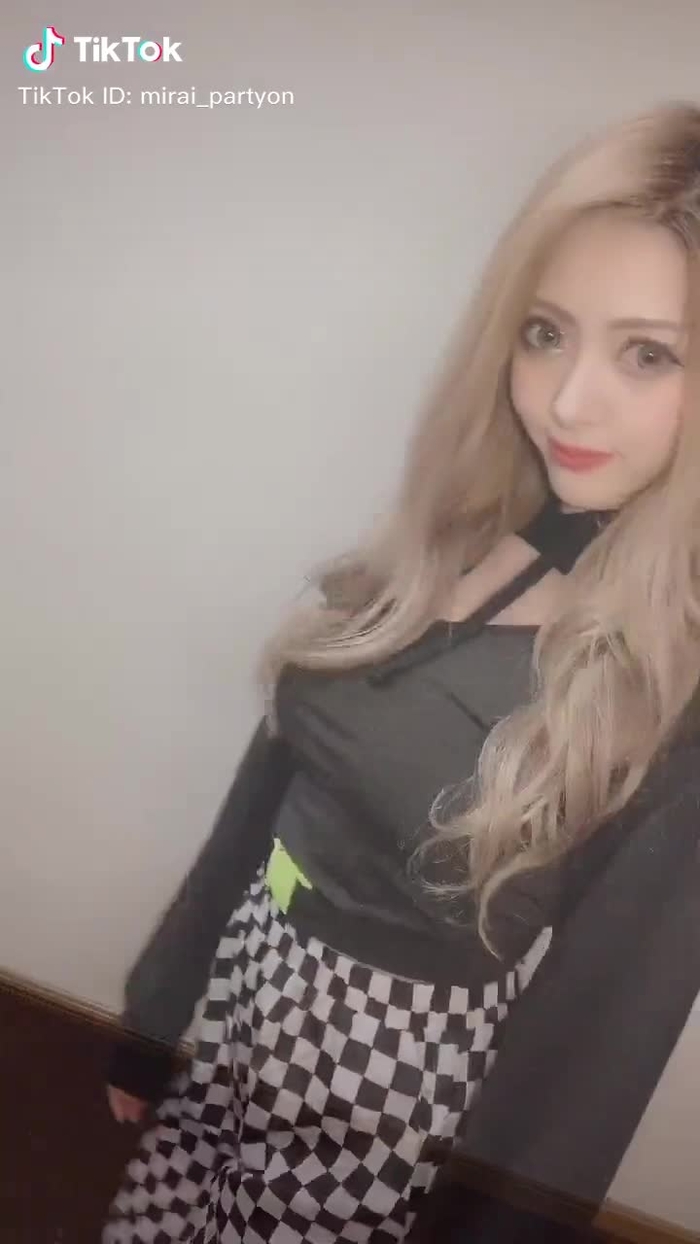 TikTok (ティックトック) で みらたむ《 未来 》 (@mirai_07xx) の動画を見る 3