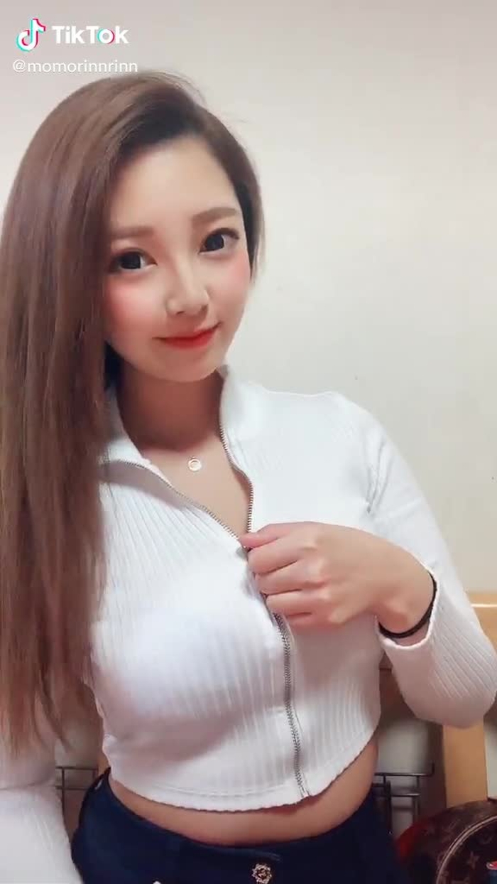 お腹ぷよぷよさん😂💓人との出会いって本当奇跡だよね何万何千といる中で出会えることなんて全員に会えるわけがないしだから出会った人は大事にしようと思った😢💓#あざとい女 #年中無休メンヘラちゃん #みんなに見せたい動画 #最高かもよ #オンラインネタ #出会いを大切にしよう