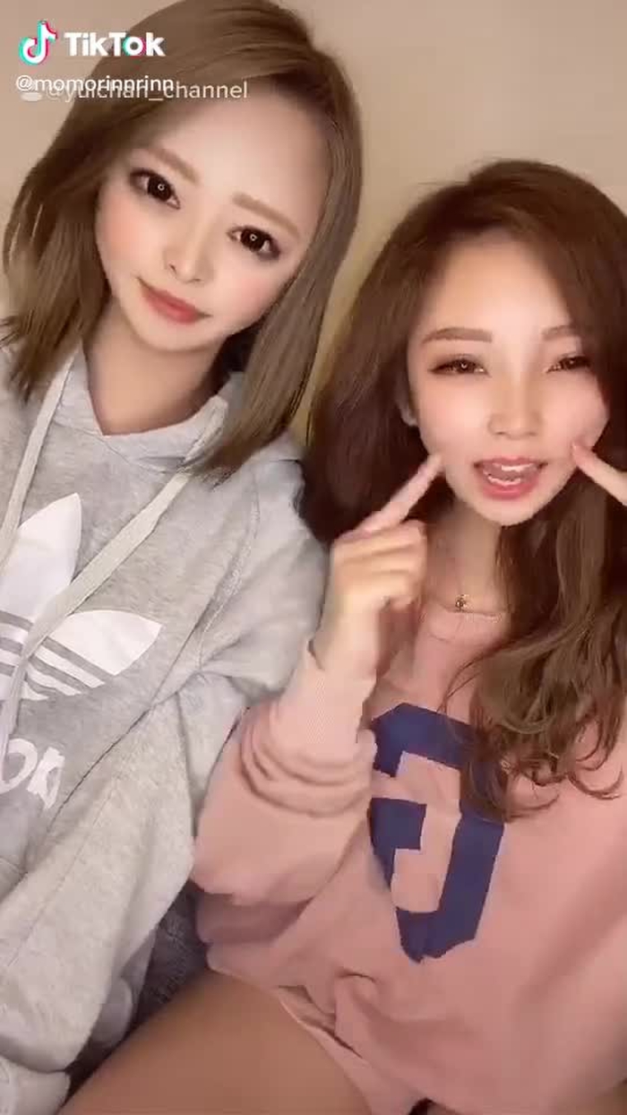 いつでも仲よっぴ💓大好きなお姉ちゃん💓私結構こーゆうおふざけするの実は好きなの笑#あざとい女#おふざけさん#姉妹#年中無休メンヘラちゃん