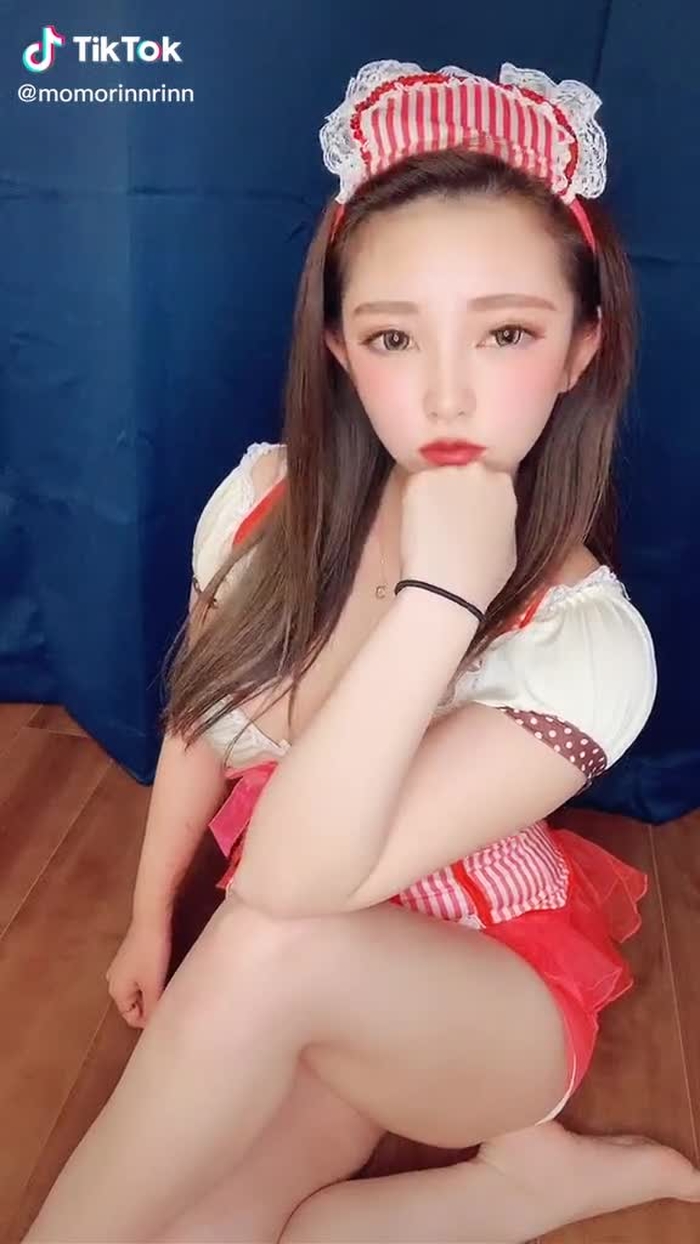 おはよう♡やっぱりまた白Tシャツ載せたけど消されちゃいました。。なにも見えていないのに何がダメなんだろ。心が折れそうだ。いいねいっぱい押してね❤️元気が出ます慰めてください😢#あざとい女#メイドさん#コスプレ#セクシーガール#おふざけさん#おうちカフェ #えくぼは恋の落とし穴