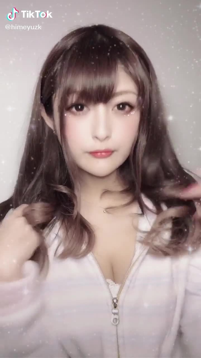 くちびるの下のにきびが治らない…#グリッタースター  #めのうた