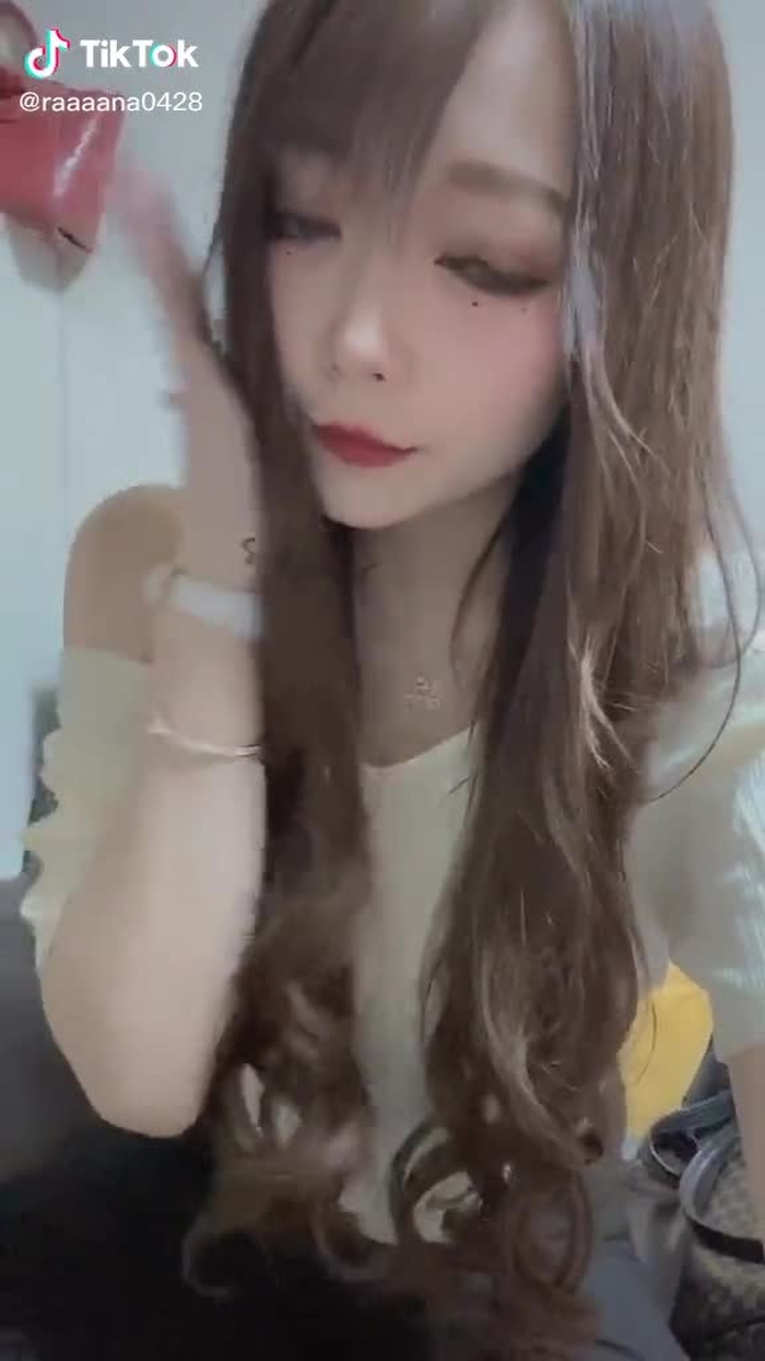 TikTok (ティックトック) で 🦋 如月 らな 🦋 (@raaaana0428) の動画を見る 10