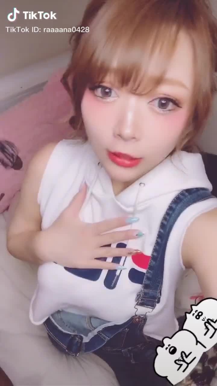 光を求めた結果の体制😂#すすきの #パブ