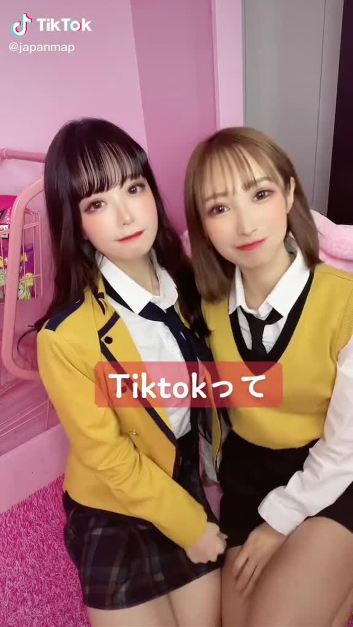 見えそう汗汗#JK #制服 #School