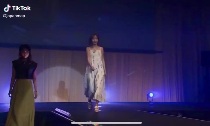 ランウェイ歩いてきました💐#17ライブ #ランウェイウォーキング #モデル