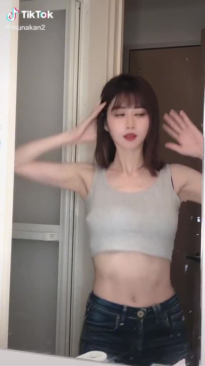 新しい衣装がそろそろ大量に届くらしいぞ#筋トレ女子 #asiangirl #腰フリダンス