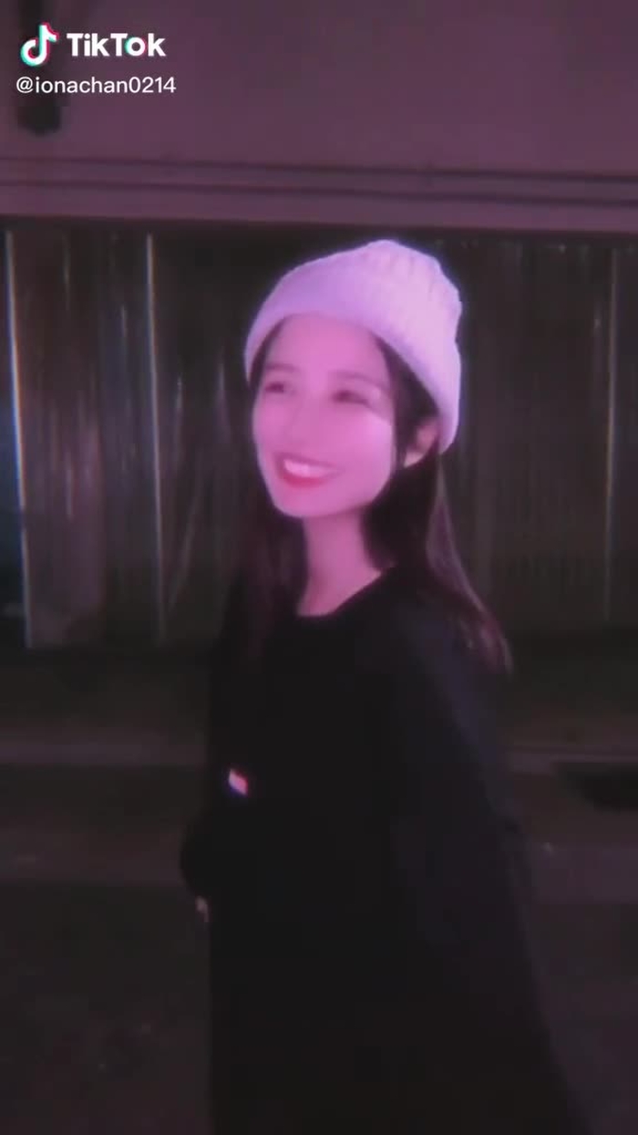 パーカーにニット帽って可愛いよね☺️💕