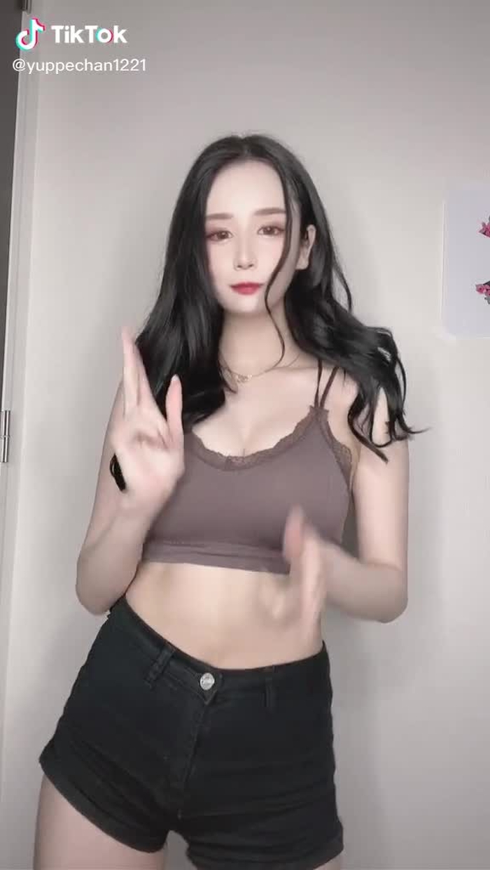 TikTok (ティックトック) で ゆいぱん【YP】 (@yuppechan1221) の動画を見る 4