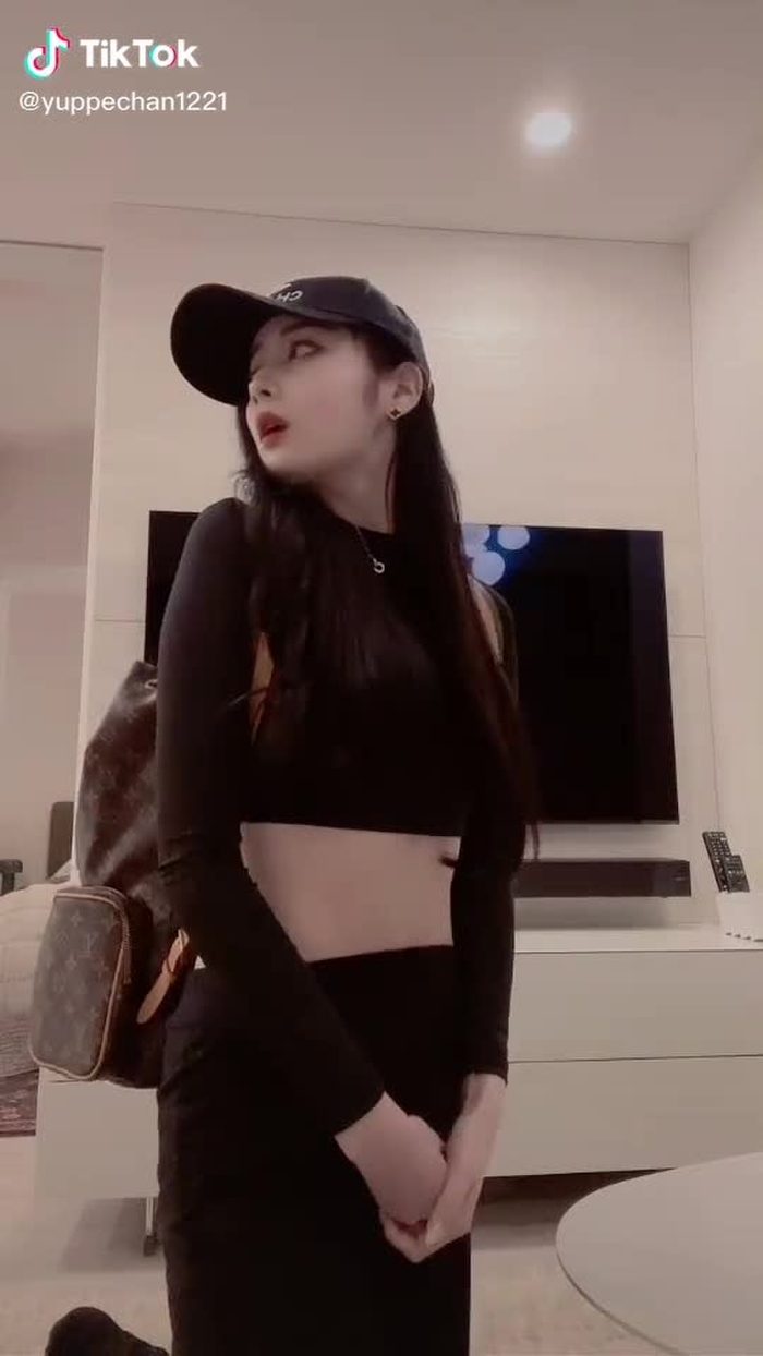 TikTok (ティックトック) で ゆいぱん【YP】 (@yuppechan1221) の動画を見る 11