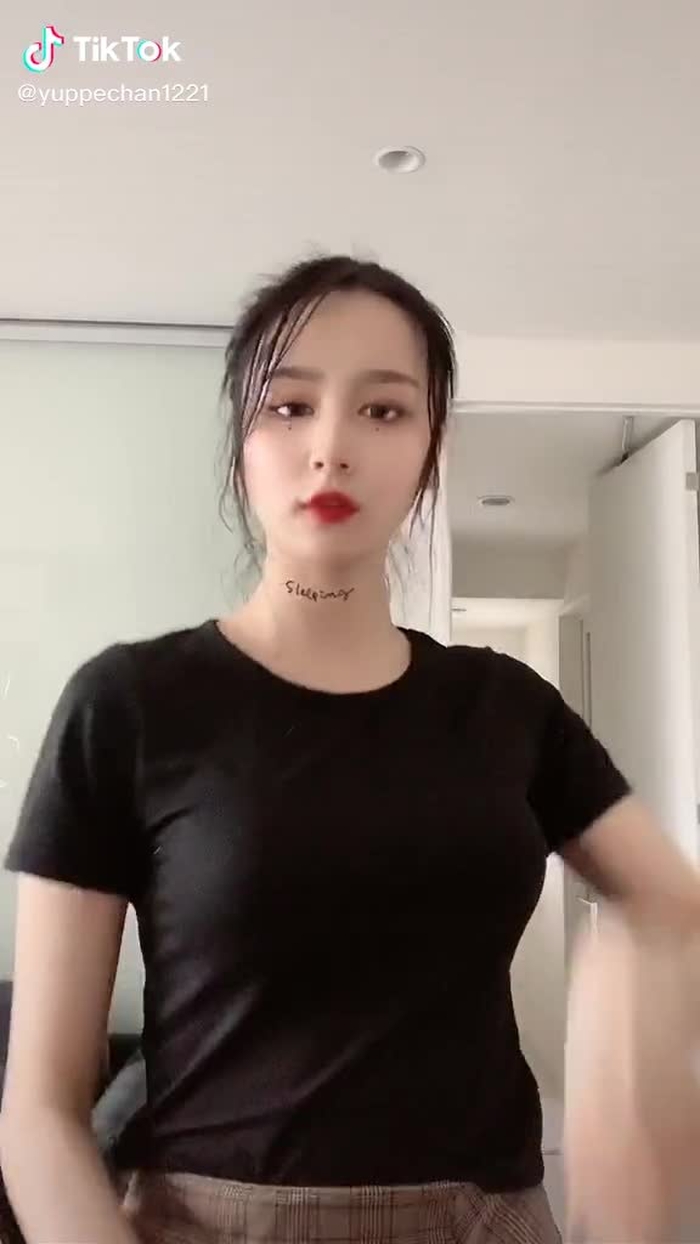 この音源かわいすぎてやりたかったの！！！🥰#tiktok夏祭り #youtube見てね #twitterも始めました #instagramも見てね #運営さん大好き #おすすめ載りたい #おすすめのせて #オススメ乗ってたら教えて #おすすめにのりたい #フォローお願いします #運営 #運営さん
