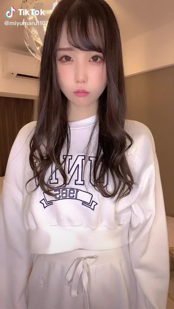 #NGテイク はいカット！犬、私のスカート持って見切りましたね？