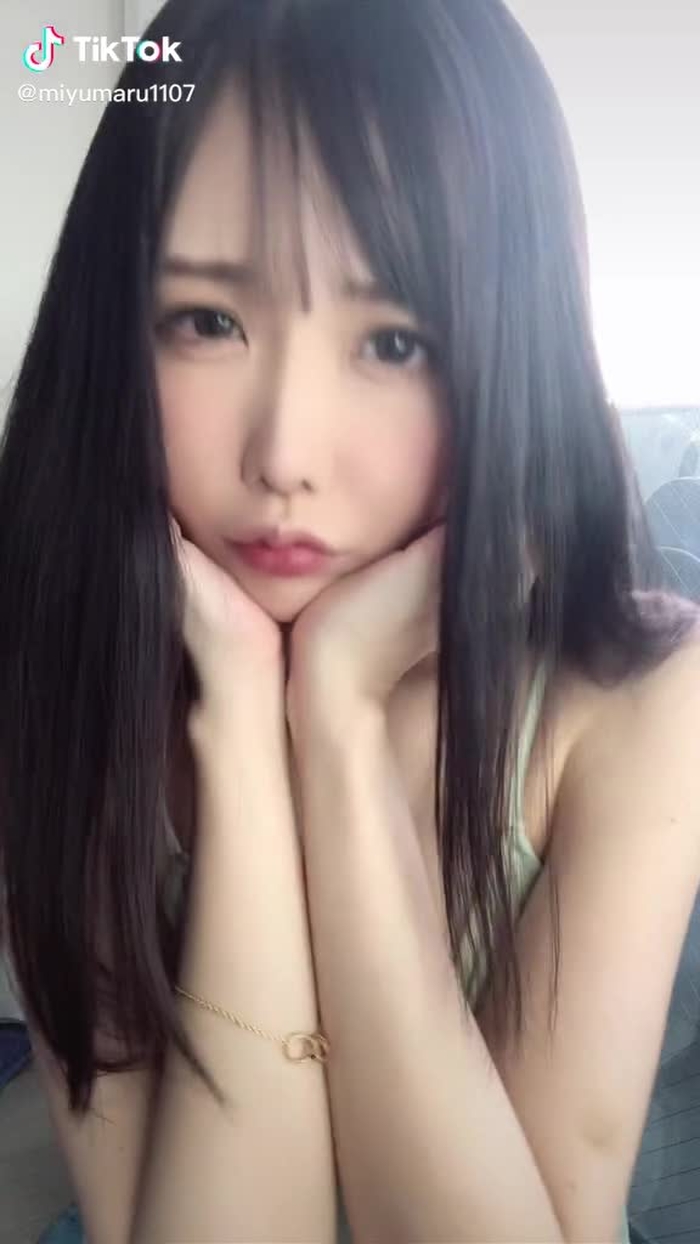 ガンつけてる。#HENTAI