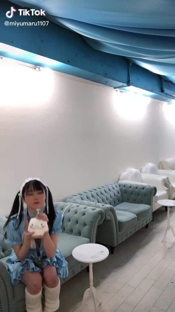 新宿におるで！遊びに来てやあ！@shisha_fumo チェキとろ😂😂😂😂😂