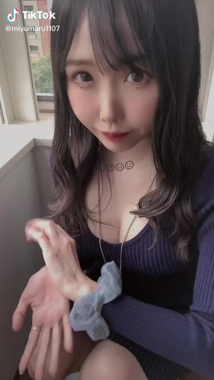 おはよお！本日も頑張りましょう🥰トントン上からバージョン🤫#トントン #fyp