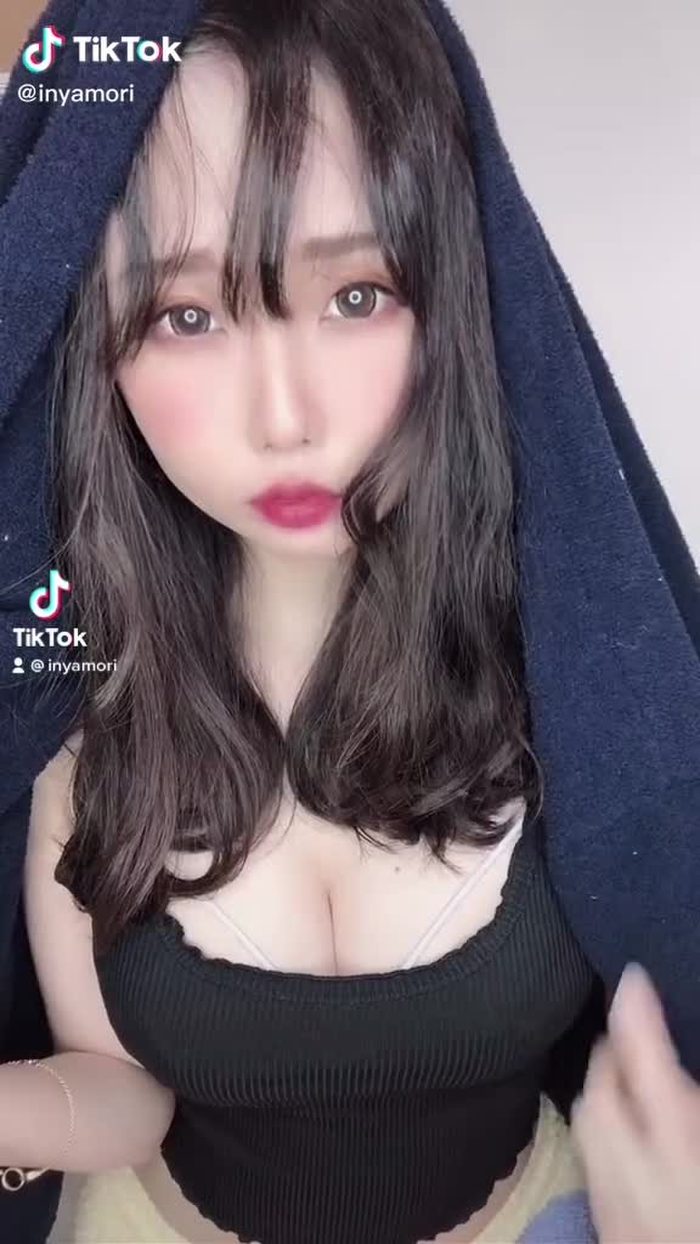 #アイラブユー #あいらぶゆー#アイラブユーのやつ #iloveyou ジーユーの上着毛玉。。🙄