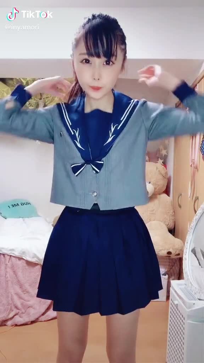 #ポニーテール #金曜日のおはよう #見えそうで見えない #jk #ミニスカ #制服 #highschool #おはようのオーディション #腹チラ #OK