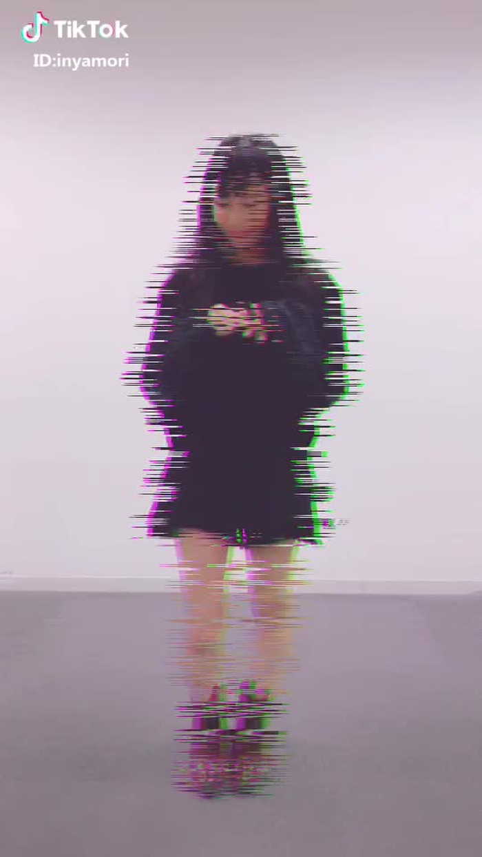 @来栖うさこ 🥪  齧り付きたいお尻 ▶︎10/6黒タイツカフェ きゃめらまんうさぴ。#ムーブカメラ