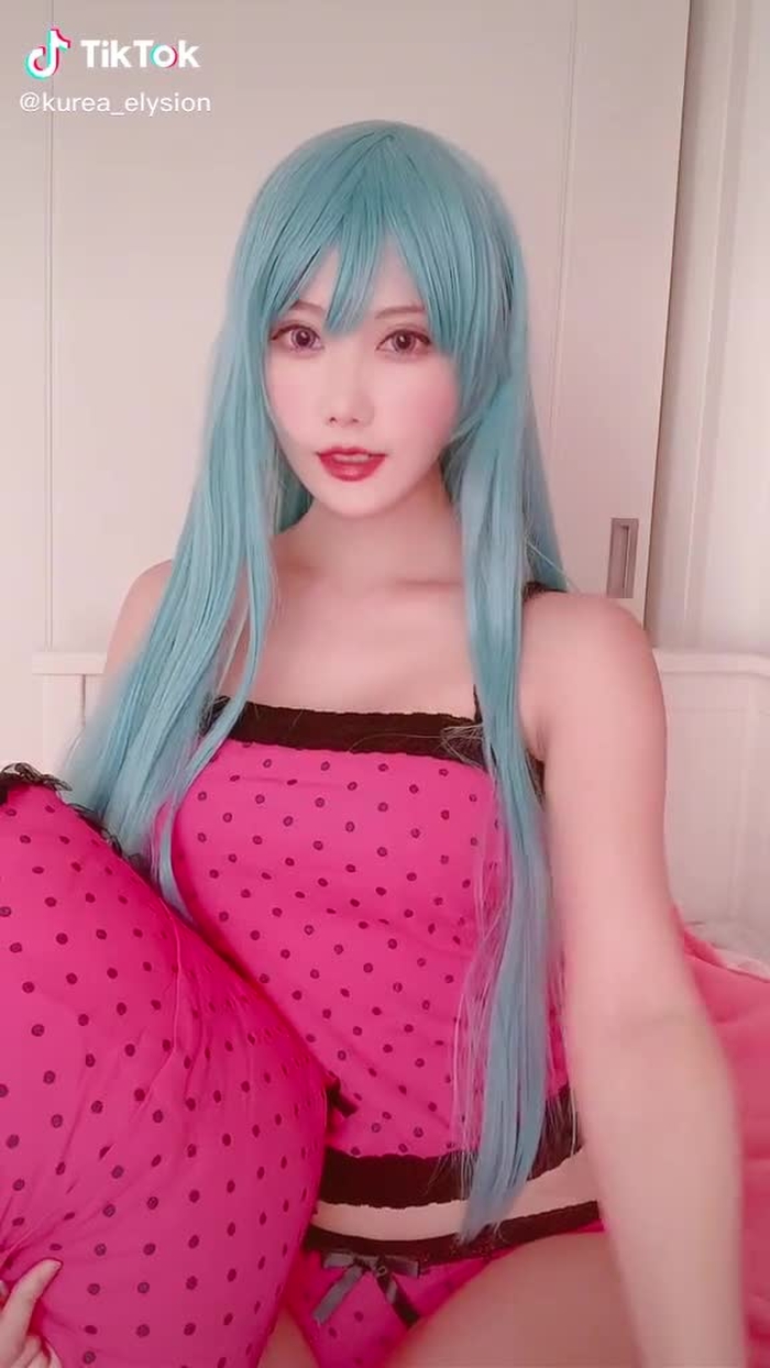 眠っていた衣装を引っ張り出してきた❤️‍🩹 #fyp #hatsunemikucosplay #ロミシン #コスプレ