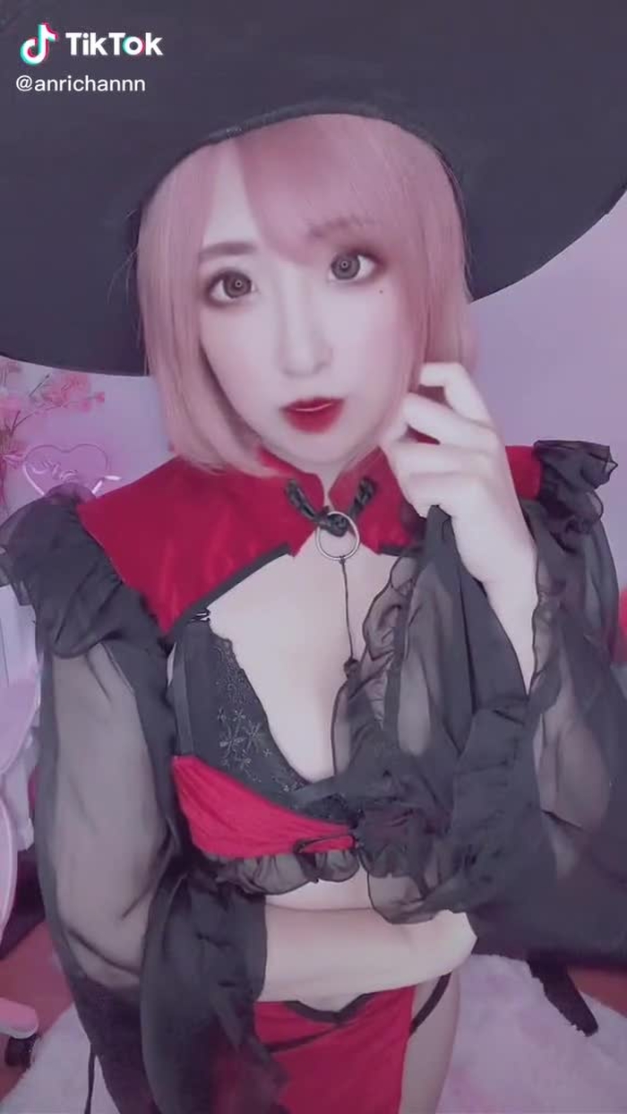 セクシーな魔女りーんはいかが？🧙‍♀️#ハロウィン #Halloween #コスプレ #魔女 #fyp