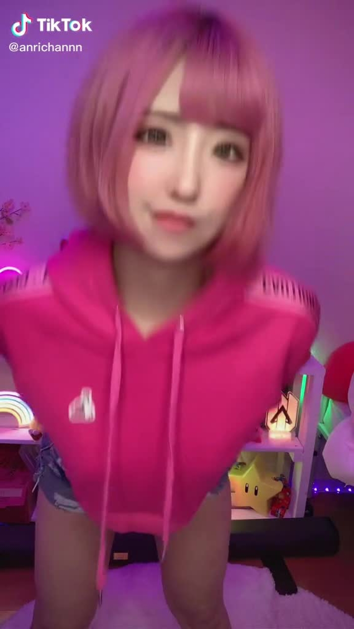 横と前どっちが好き？😘#むちむち #ダンス #腰ふり #fypシ