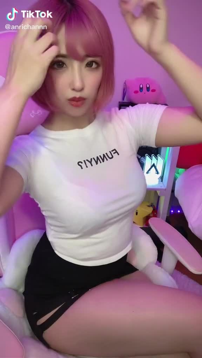 ピチピチTシャツとタンクトップどっちが好き？#むちむち #Tシャツ #タンクトップ #fypシ