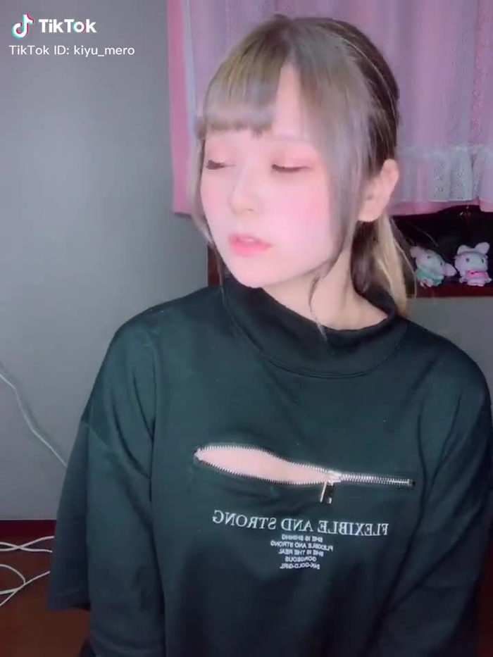 前々回の動画から照明を変えたので雰囲気が変わりました。#顔だけどあっぷ