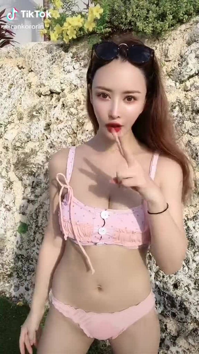 WTF! #tiktok夏祭り #tiktokに春が来た #本気出してみた #夏 #プール #海 #沖縄 #tiktokで旅をしよう
